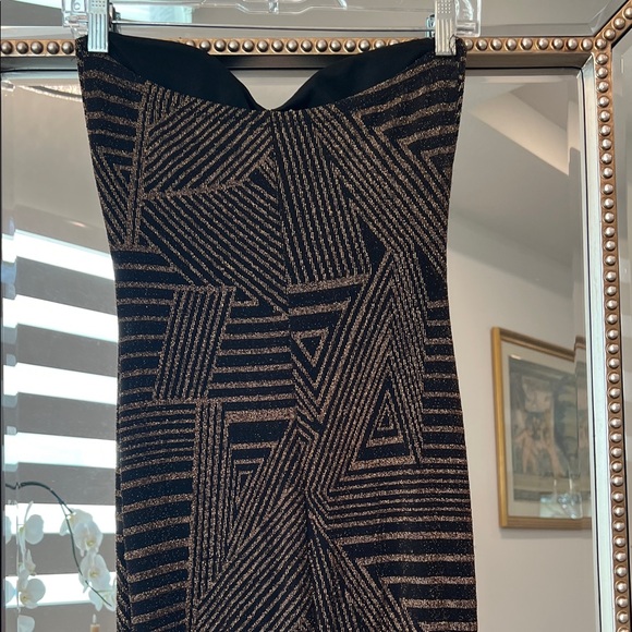 Elegant Strapless Black and Gold Evening Dress - Picture 8 of 9